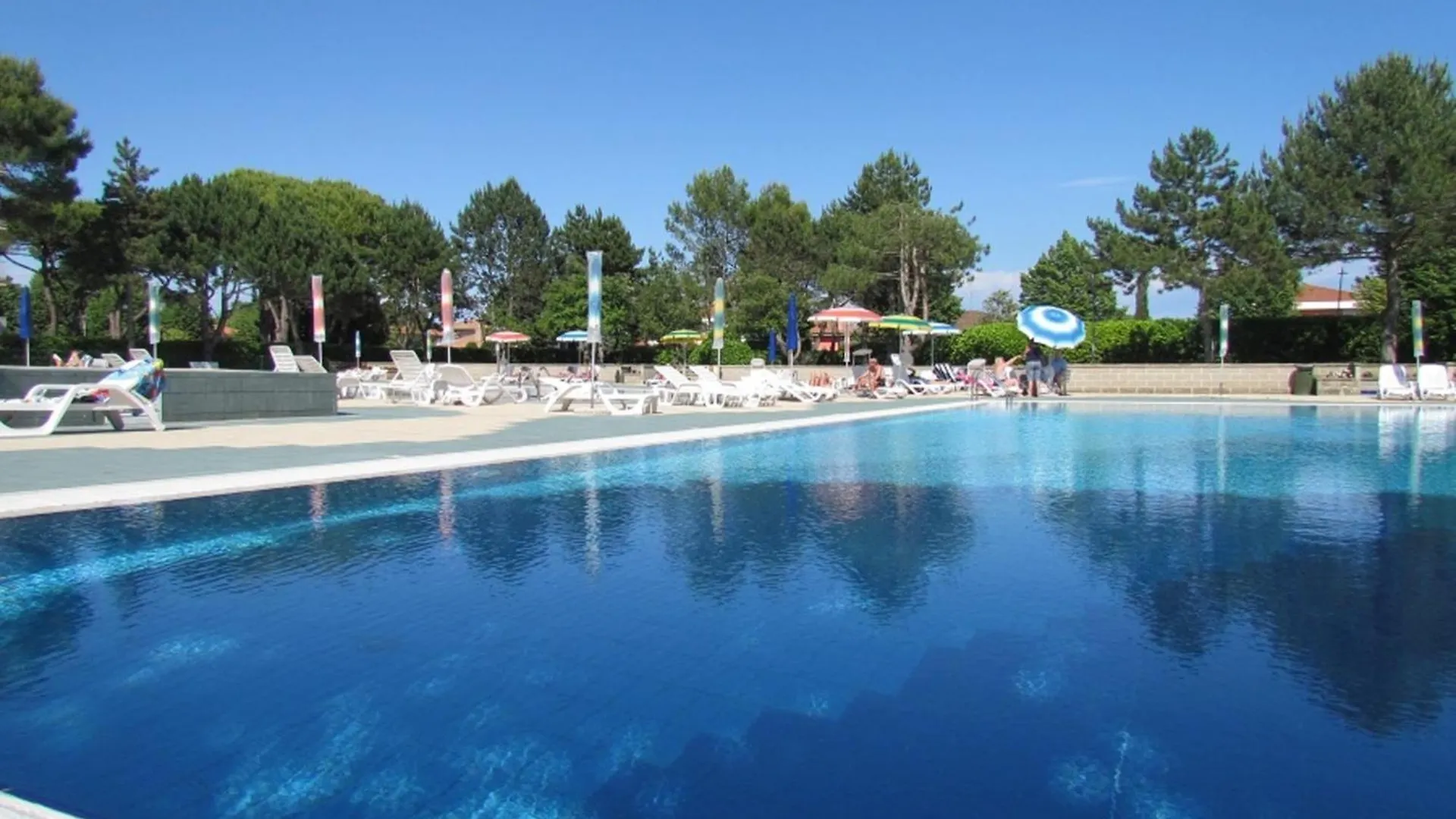 Charming Studio With Shared Pools Bibione Apartament